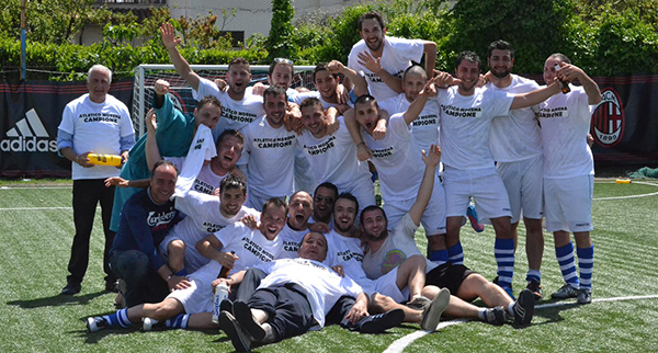 L'Atletico Morena festeggia il passaggio in Seconda Categoria