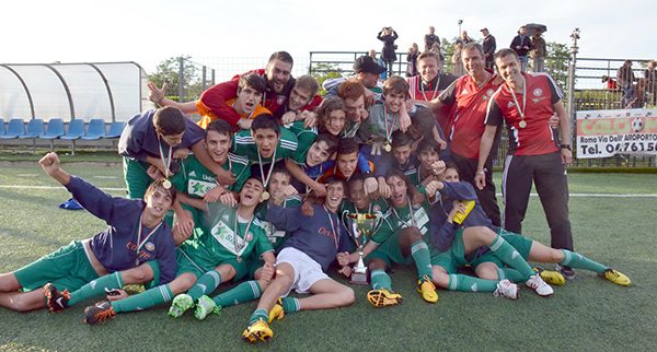 Fascia B, Pro Roma e Futbolclub campioni