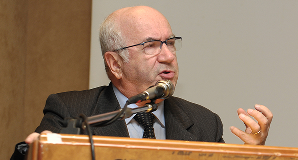 Tavecchio a sostegno del vincolo