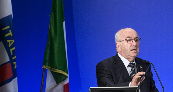 La scomparsa di Carlo Tavecchio, minuto di silenzio su tutti i campi