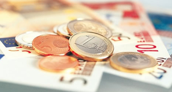 Microcredito, convenzioni per finanziare iscrizioni e defibrillatori