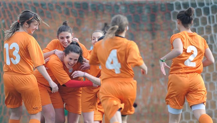 CER, Macidonio applaude: «Brave ragazze, ma sotto porta…»